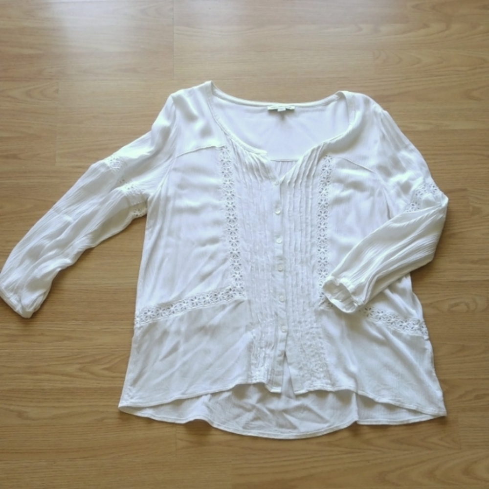 American Eagle Outfitters White Blouse With Crochet Detailing | Size Large